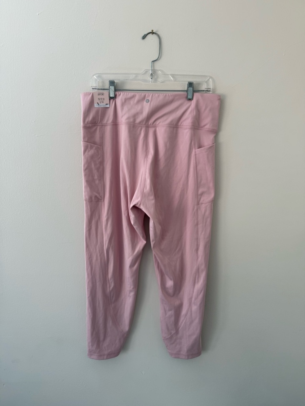 Victoria's Secret VSX Essential
High Rise Pocket Legging Sz XL
Chalk Rose - NWT - Picture 11 of 14